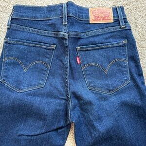 NWOT 724 Levi’s High Rise Straight